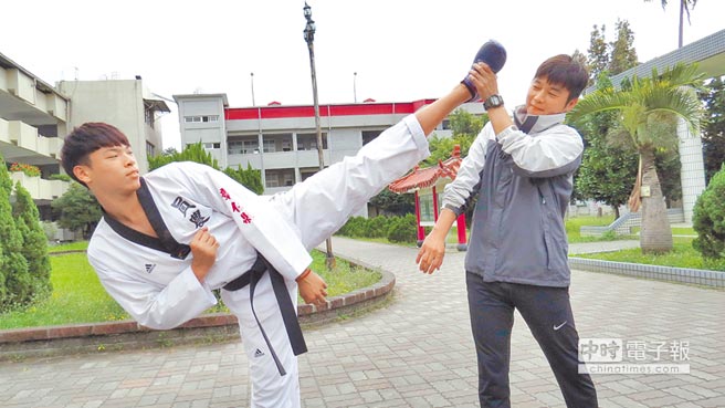 員農謝明坤 擠進跆拳道國手培訓隊 員農謝明坤 擠進跆拳道國手培訓隊